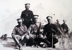 Разведчики 8-й артиллерийской бригады после награждения Георгиевскими крестами. 1905 г. Из коллекции В.Е. Чурова