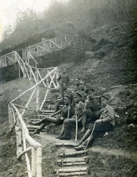 Группа офицеров 103-го пехотного Петрозаводского полка. Карпаты, Румыния, 12 мая 1917 г.