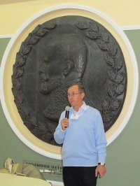 Речь произносит народный артист России Н.П. Бурляев.