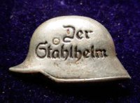 Эмблема организации фронтовиков Франца Зельдте - фронтовая стальная каска ("штальгельм", нем.: Stahlhelm; это слово принято переводить на русский язык буквально, как "стальной шлем"