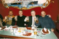 Вольфганг Акунов в кругу друзей