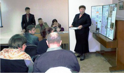 Открыла конференцию и приветствовала ее участников директор библиотеки им.Н.С.Гумилева Елена Николаевна Петрунина.