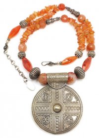 Бедуинское шейное украшение-оберег