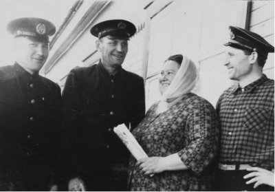 Справа налево: А. Н. Булхов, Л. Ю. Орешина, С. Н. Гришаев. Июнь 1966 г.