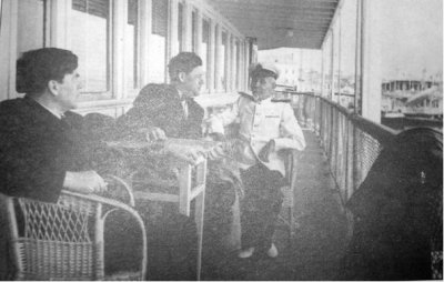 Алексей и Александр Пироговы со старейшим капитаном Окского пароходства Дмитрием Ивановичем Барановым.