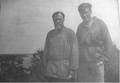 Алексей Степанович Пирогов со старейшим бакенщиком Д. Н. Обуховым.