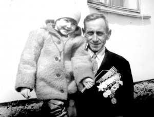 Ветеран-рязанец 324 –й Верхнеднепровской Краснознаменной стрелковой дивизии. 9 мая 1980 г. Шилово.