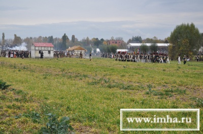 Бой за деревню в центре позиции.