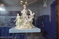 А Мейсен - остаётся признанной столицей чудесного немецкого фарфора, с шикарным замком на берегу реки Эльбы!