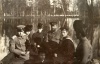 Император Александр III с императрицей Марией Федоровной и детьми Николаем, Георгием, Михаилом и Ксенией на лодке