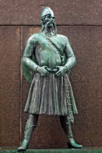 "Статуя викинга с памятника мореплавателям в Бергене" (Новрегия)