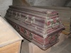 Гроб принца в фамильном склепе.