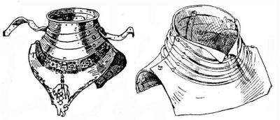 Рис. 1. Воротник, один из старейших образцов доспешного воротника; украшен гравировкой и позолотой; спереди — знак ордена Золотого Руна; наплечники крепятся ремнями. От доспеха императора Максимилиана I. Немецкая работа, ок. 1508 г. Рис. 2. Ожерелье, верхний край сделан в форме отложного воротничка. От доспеха, обычно неправильно приписываемого Альбрехту III Ахиллесу Бранденбургскому (1414—1486). Ок. 1510 г.