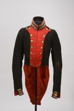 Мундир офицерский лейб-гвардии Литовского полка. Россия. 1812-1817 гг.  Сукно, стамед, полотно, холст, металлическая нить, медь. Шитье, золочение Спинка 97 см; талия 85 см