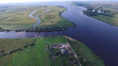 Общий вид церкви Благовещения на Городище в Новгороде