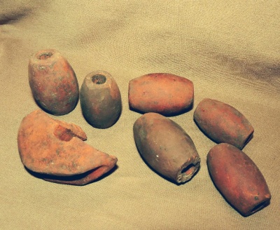 Рыболовные глиняные грузила.