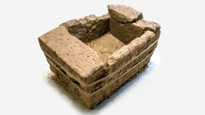 Погребальная урна-саркофаг из туфа, найденная на римском кладбище рядом с Беммелем. Фото: Rijkswaterstaat