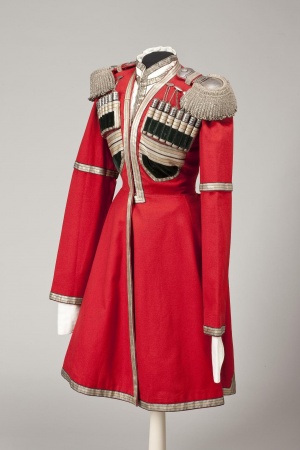 Черкеска офицера Собственного Его Императорского Величества Конвоя. Россия, 1832-1855 гг. Сукно, галун, бархат, металл, бить канитель, ковка, резьба, чернение, серебрение, длина спинки: 104,0 см.