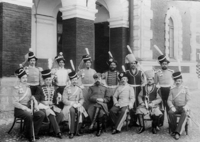Группа офицеров и казаков полка в исторических формах различных эпох. 1914