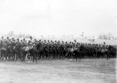 Эскадроны Лейб-Гвардии Атаманского Его Императорского Высочества Государя Наследника Цесаревича полка на параде.