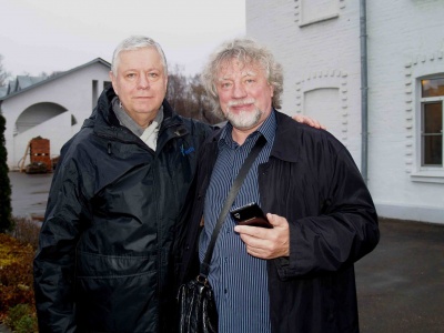 Слева: Вольфганг Акунов;  Справа: Виктор Аксючиц.