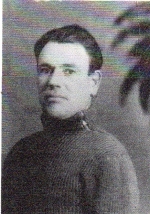 Маликов Михаил Васильевич (1921 -1969) с. Лубонос. В армию призван перед самой войной. В 1941 году служил в Молдавии. Был наводчиком-артиллеристом. В начале войны попал в фашистский плен. Два побега, второй из концлагеря. Партизанил, потом опять воевал в рядах Красной Армии.