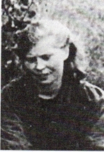 Крестьянинова Дарья Афанасьевна  (1920 г. с.Чембар -21.5.1944.закарпатье)  Радистка партизанских соединений героев Советского Союза м.и.наумова и одухи А.з. УЧастница многих боевых операций и рейдов по тылам фашистов. Погибла в одном из боестолкновений с карателями.