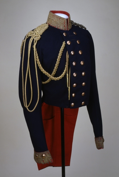 Мундир общегенеральский прусский. Россия, 1811 г. Сукно, шелк, металлическая нить, медь, золочение, шитье. Длина спинки 99 см. ГЭ.
