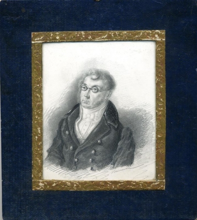 Портрет князя Сергея Ивановича Гагарина. Бинеманн Василий Федорович. 1830-е гг. бумага мелованная, картон, карандаш, процарапывание. 11,5 х 9,5 (в свету);. 18,5 х 16,3 (рамка). Литературный музей - структурное подразделение ФГБУН "Институт русской литературы (Пушкинский Дом) Российской академии наук". Портрет князя С.И.Гагарина поясной, 3/4 влево. Вьющиеся Седые волосы и бакенбарды.На глазах - очки в круглой оправе. Форменный сюртук, распахнутый у ворота; белый жилет; сорочка с высоким воротником; шейный белый платок, под подбородком завязанный бантом. Поверх жилета - цепочка от часов, спрятанных в жилетный карман. Фон поритрета - белый, справа и слева на уровне головы изображенного и ниже - затенение. Портрет исполнен карандашом в гравюрной манере.