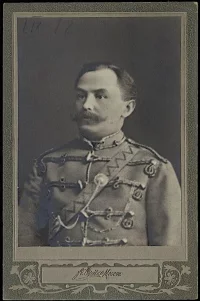 Рыцковский Милорад Иосифович - подполковник Сумского Гусарского полка. Опитц Франц Иосифович (1838-?), фотограф, владелец ателье. Российская империя, Москва, 1880-е гг. Желатино-серебряный отпечаток (?), картон, 13,1х9,3 см; 17,1х11,2 см. ГИМ Рыцковский Милорад Иосифович - подполковник Сумского Гусарского полка. Опитц Франц Иосифович (1838-?), фотограф, владелец ателье. Российская империя, Москва, 1880-е гг. Желатино-серебряный отпечаток (?), картон, 13,1х9,3 см; 17,1х11,2 см. ГИМ